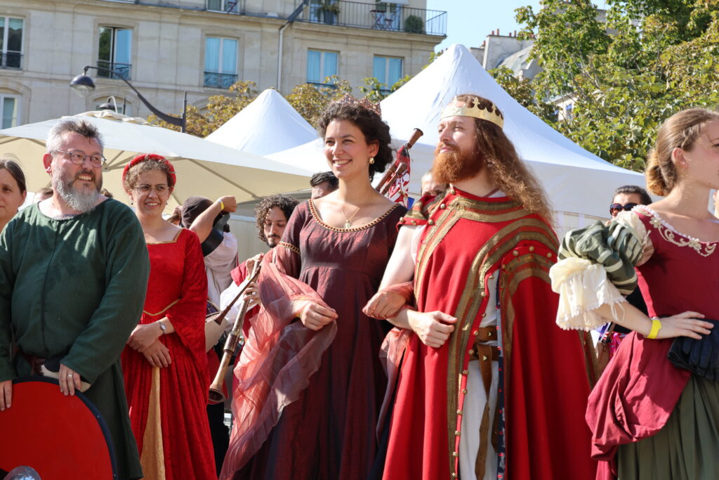 grande parade historique - la fête de paris